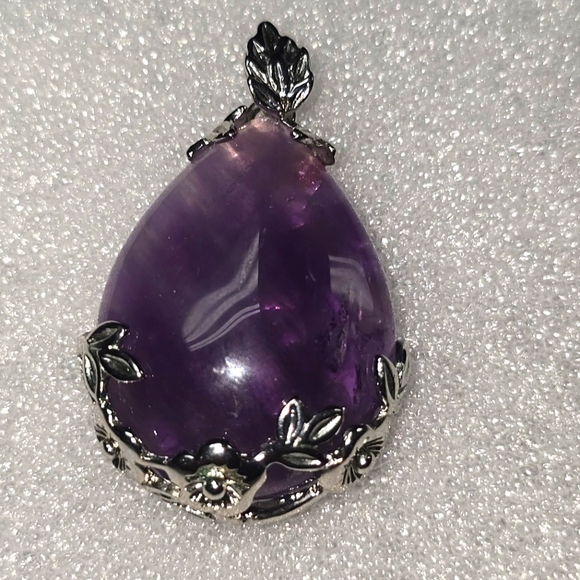 AMYTHEST CAGED PENDANT - Picture 3 of 7